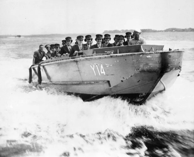 Women reservists, 1943